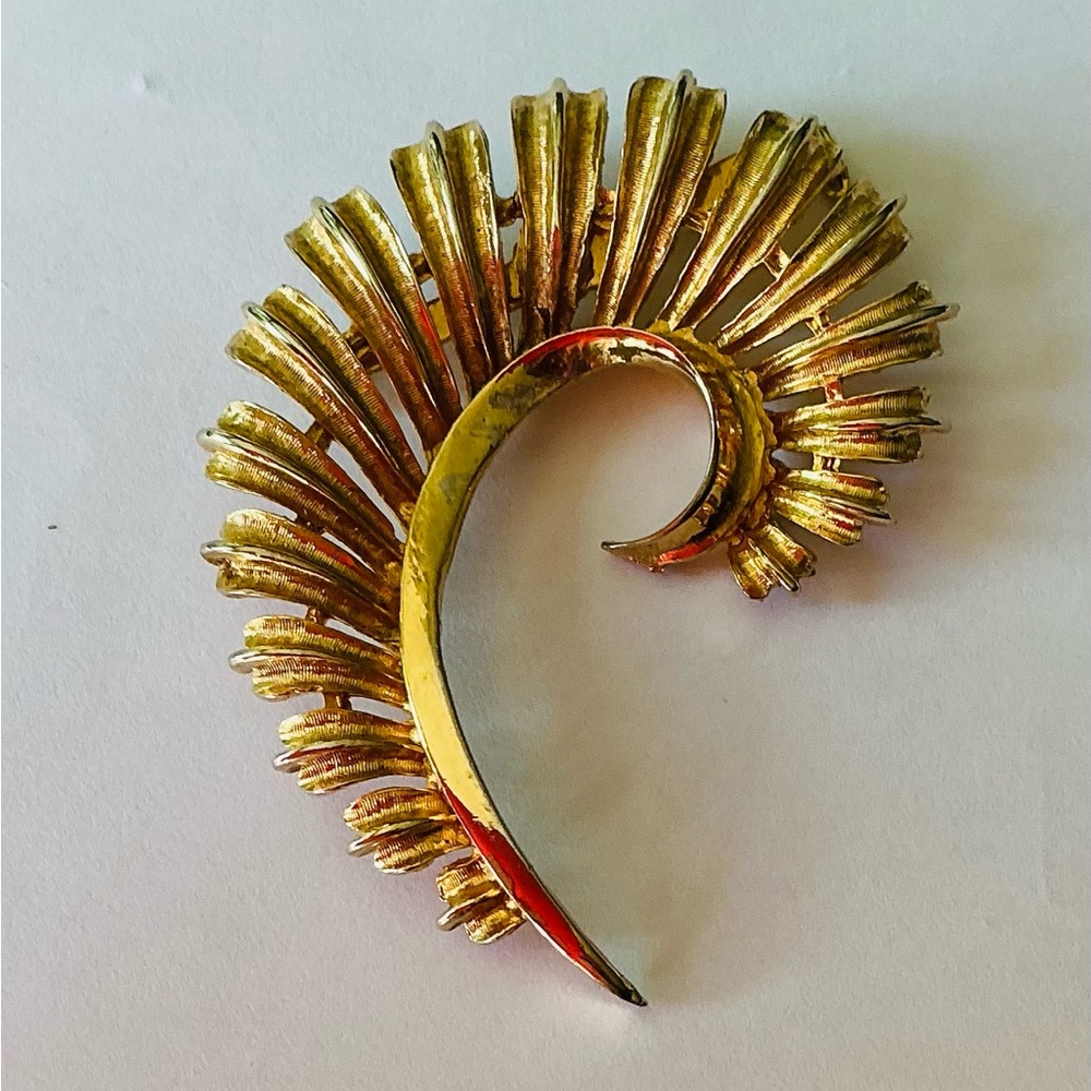 Vintage Coro Curved Feather Brooch,Gold-Toned